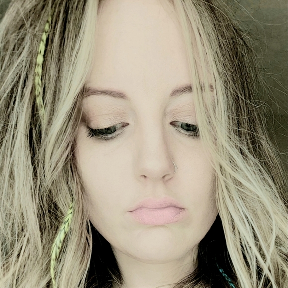 Meet your Posher, Kristen - Picture 4 of 7